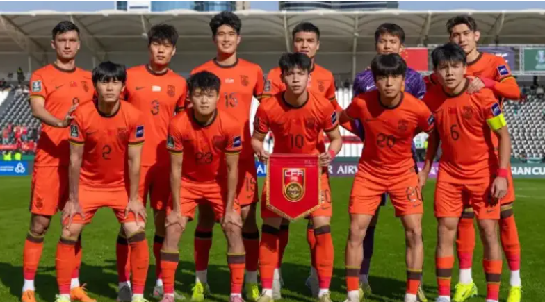 半岛·综合体育官网入口-众生相！被国足3-0淘汰！看看越南球员怎么说，头号球星跪地道歉