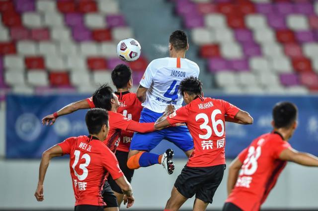 半岛·综合体育官网入口-8分优势领跑中超积分榜 谁能阻挡泰山夺冠的步伐