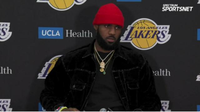 半岛·体育中国官方网-三巨头合体湖人反而输球 詹眉已对沃格尔不满？